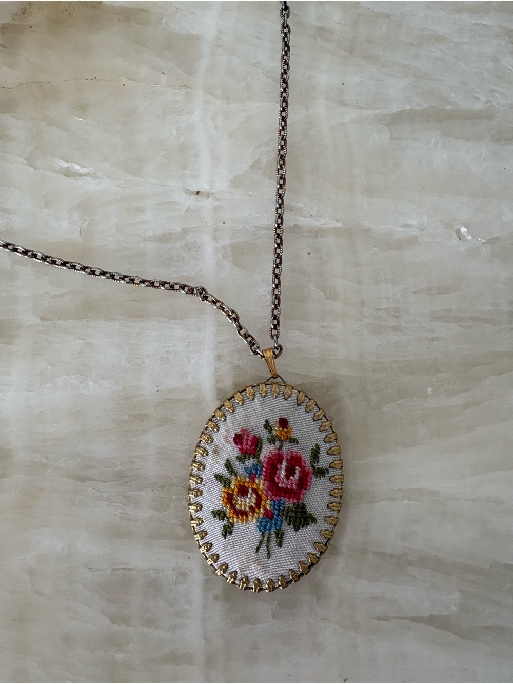 Vintage needlepoint tapestry floral necklace pendant gold tone cottage - Picture 2 of 4